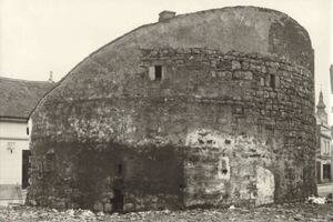 Barbakán litomyšlské brány v Tyršově ulici před zbořením