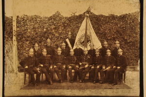 Fotografie Ferdinanda Martinů s hasiči